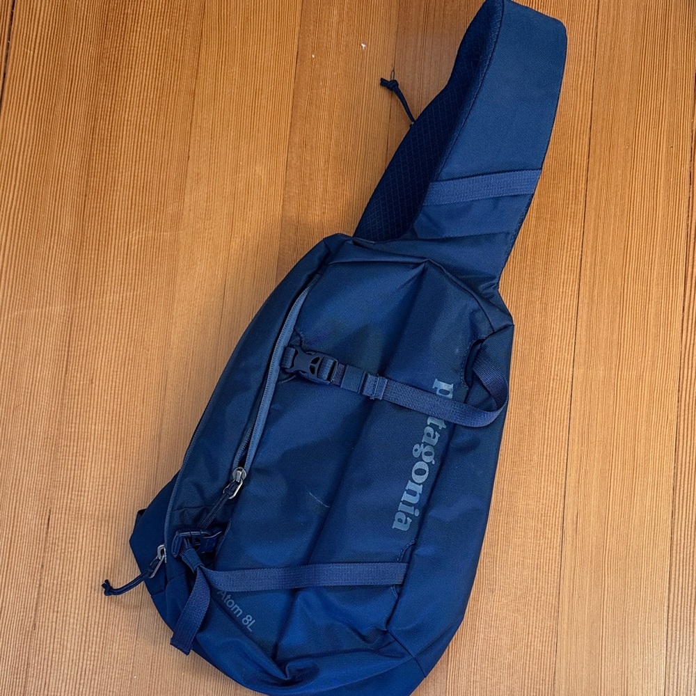 Patagonia Atom Sling Bag 8L - Excellent Condition